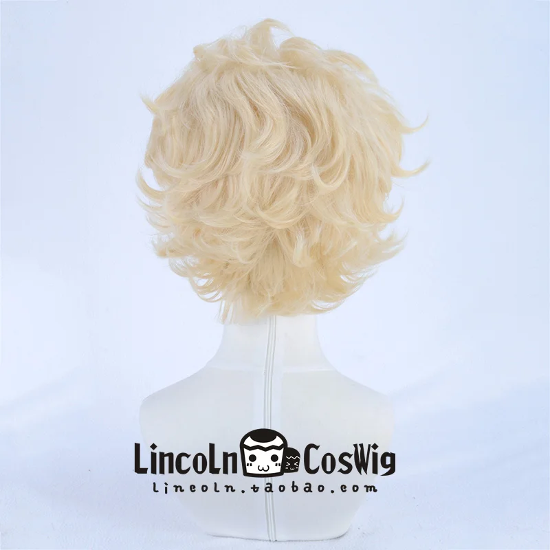 淡金の反翘小巻き髪コスプレウィッグ：ベイビーヘアと可愛いショートパーマの実用性を検証