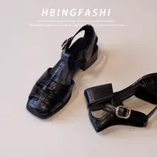 本革製レトロローマ風サンダル【夏用・平底・カジュアルデザイン・ハトメ付き】