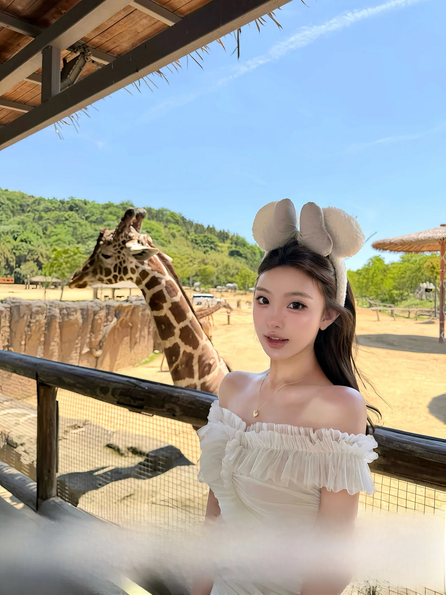 オフショルダートップスは、どんな場面で着るべきなのか？