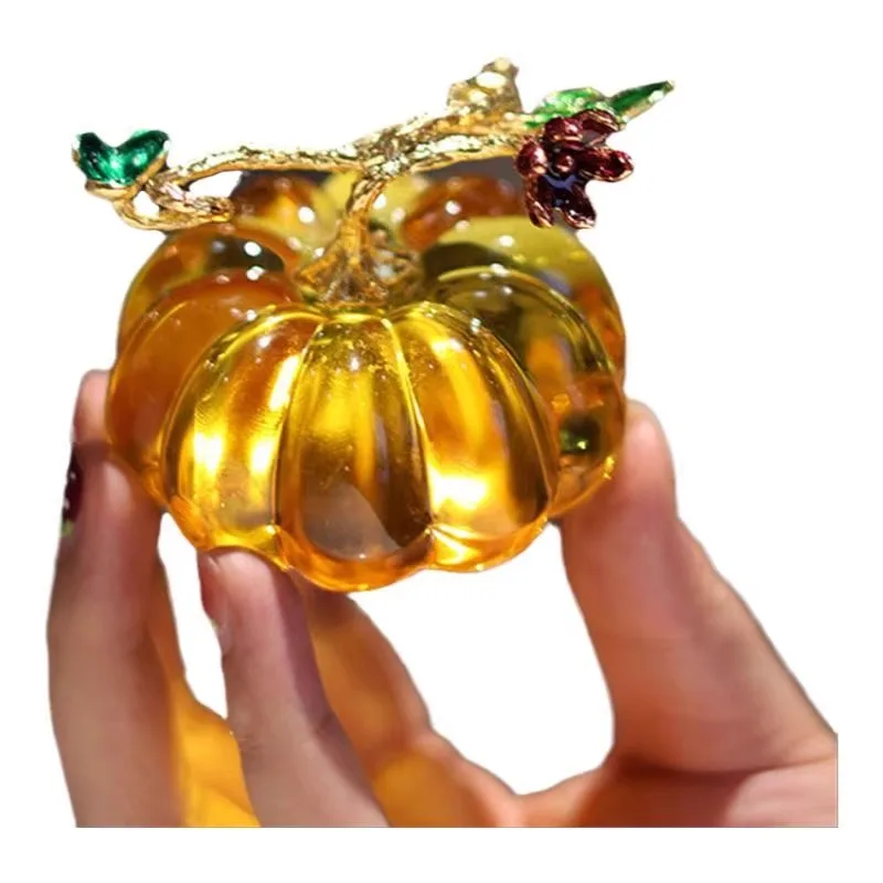10月に飾るなら、ハロウィンリースか秋飾りか？南瓜デザインの飾り物が選ぶべき理由とは？