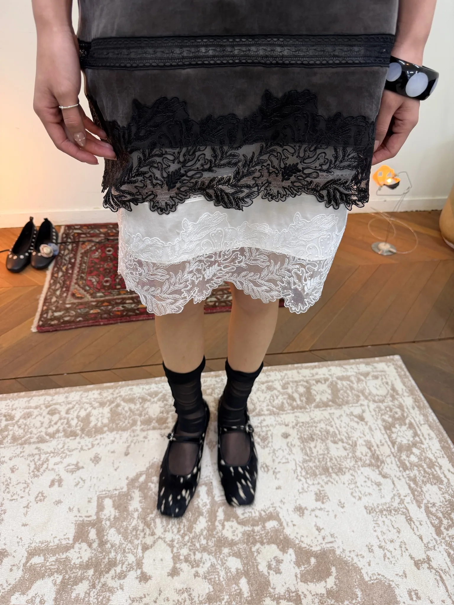 24dressで選ぶモデルはどのタイプが女性に合うの？エレガントな日常を彩る天絲レースフリルキャミソールドレスの選び方