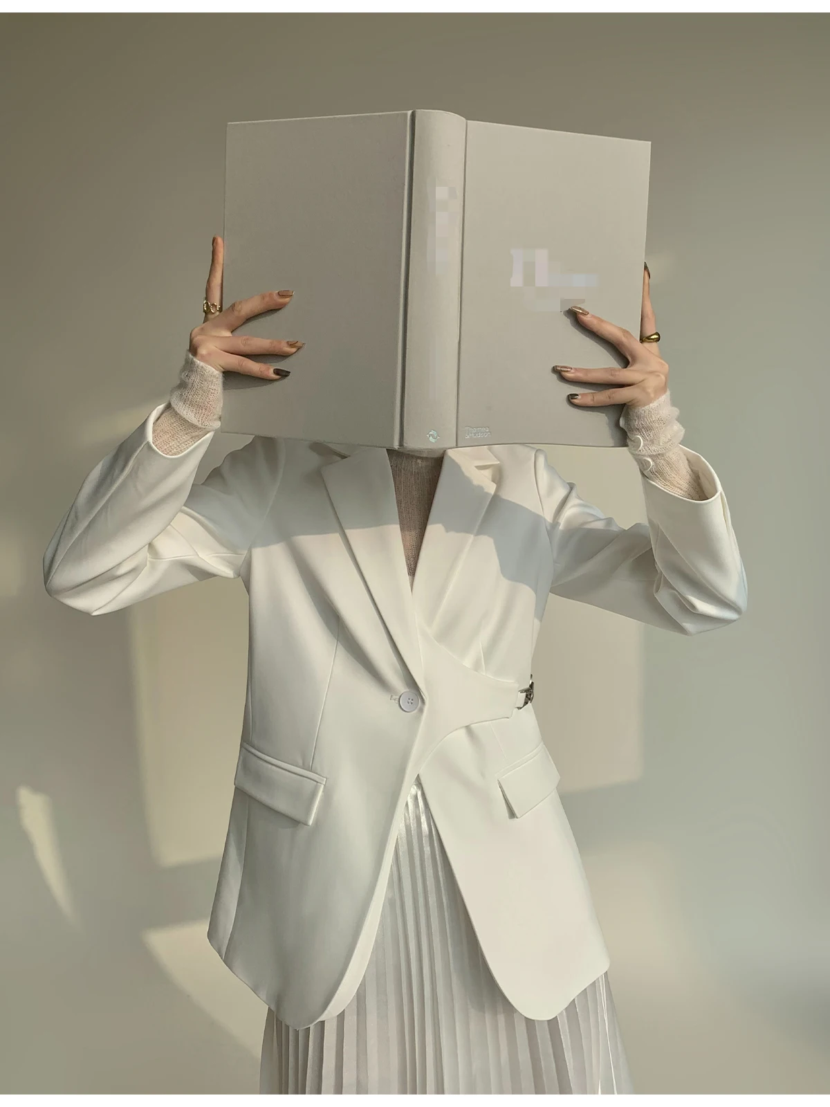 PAPERLLL スプリングコレクション レディーススーツセットのハイエンドデザインと通勤風の実用性
