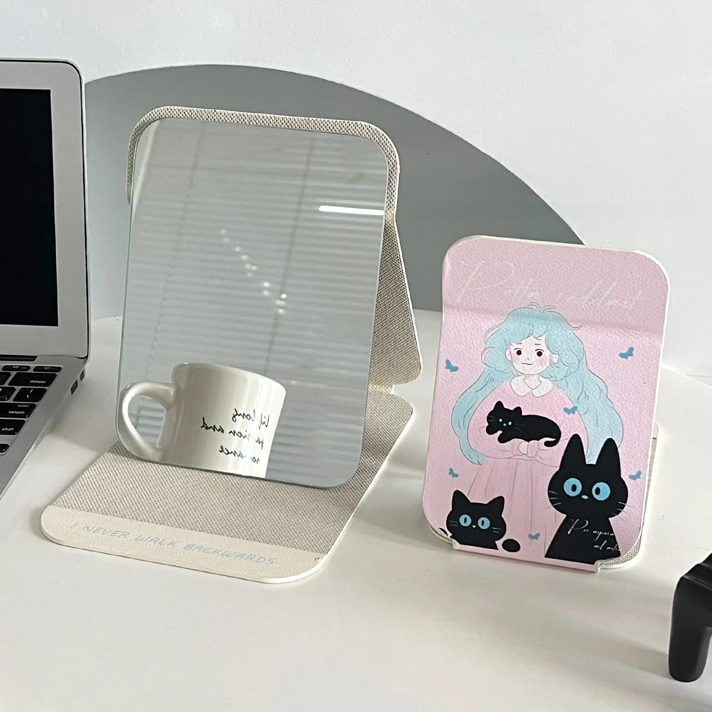折りたたみ式ポータブルメイクアップミラー：高解像度で使いやすいデスク用台式鏡