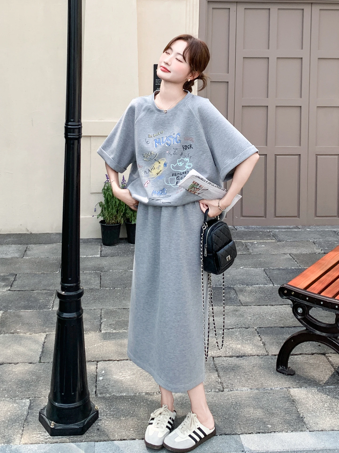 通勤の疲れを吹き飛ばす！2026年の夏、どんなTシャツが最強なの？