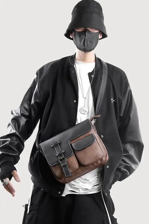 高級感あるレザー製の復古風バックパック【メンズ・ショルダー・斜め掛け対応】