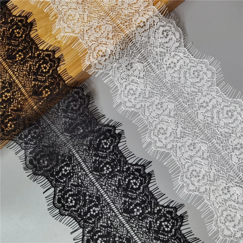 レース刺繍装飾：ウェディングドレス用黒と白のチュールフラワーレースの実用性と使用シーン