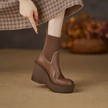 丸トゥデザインのスニーカー風ブーツ【防水・厚底・ファッション・女性用】