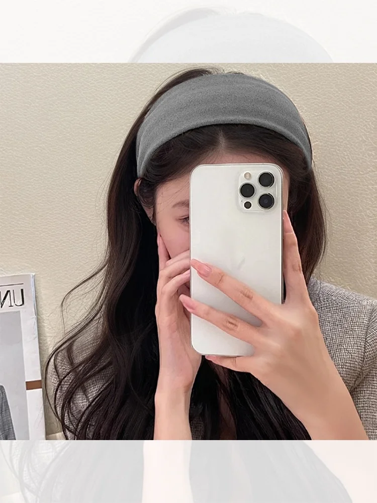 サングラスをかけると似合う髪型は？ヘアバンドで顔の印象を一気に引き立てるコツ