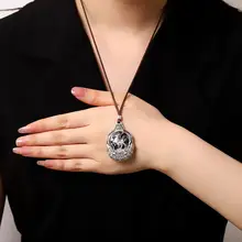 シルバー925製のおしゃれな鹿モチーフのネックレス【毛糸ひも・トレンドカラー】