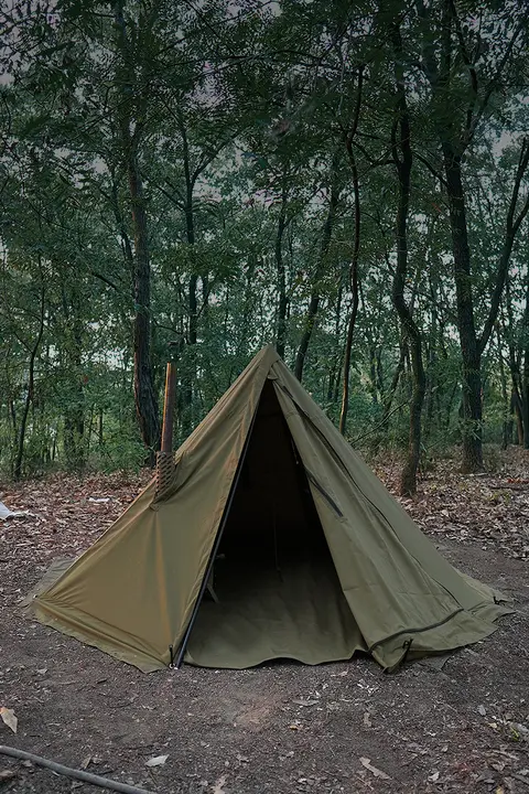 ポーランド軍式八角ピラミッド型キャンプテント【屋外用・ストーブ対応】