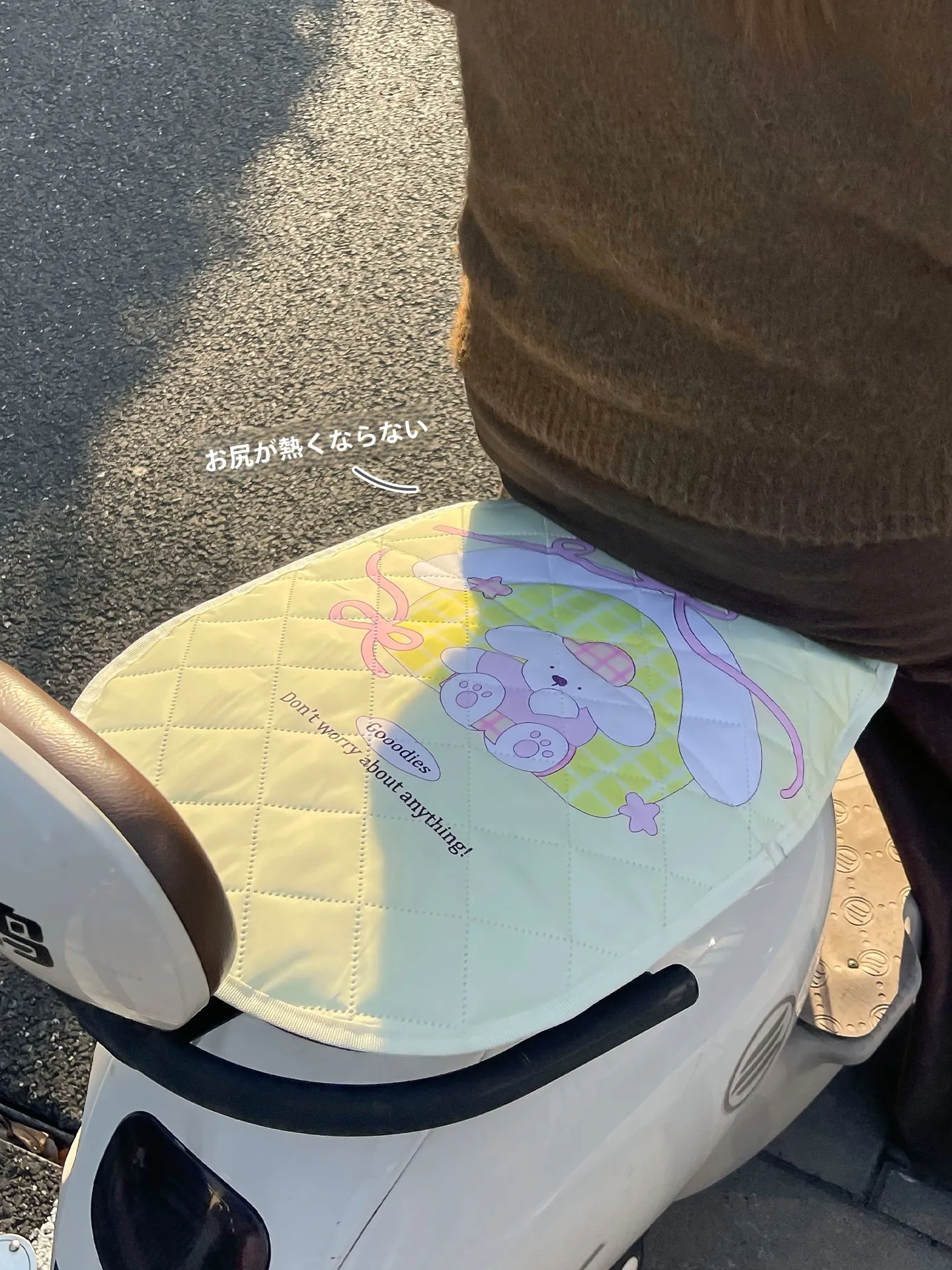 夏用電動バイクシートカバー：UVカット・防寒機能付きクッションの実用性と使い方