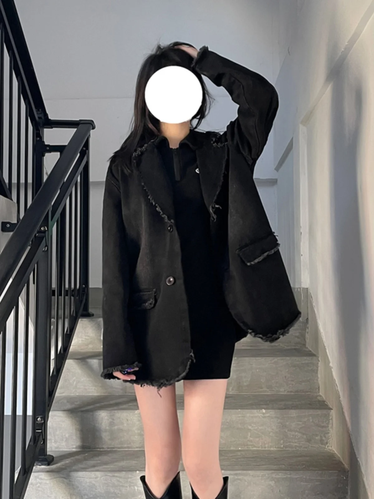 50代女性の秋旅行で「防寒」を意識した着こなしは、本当に難しい？