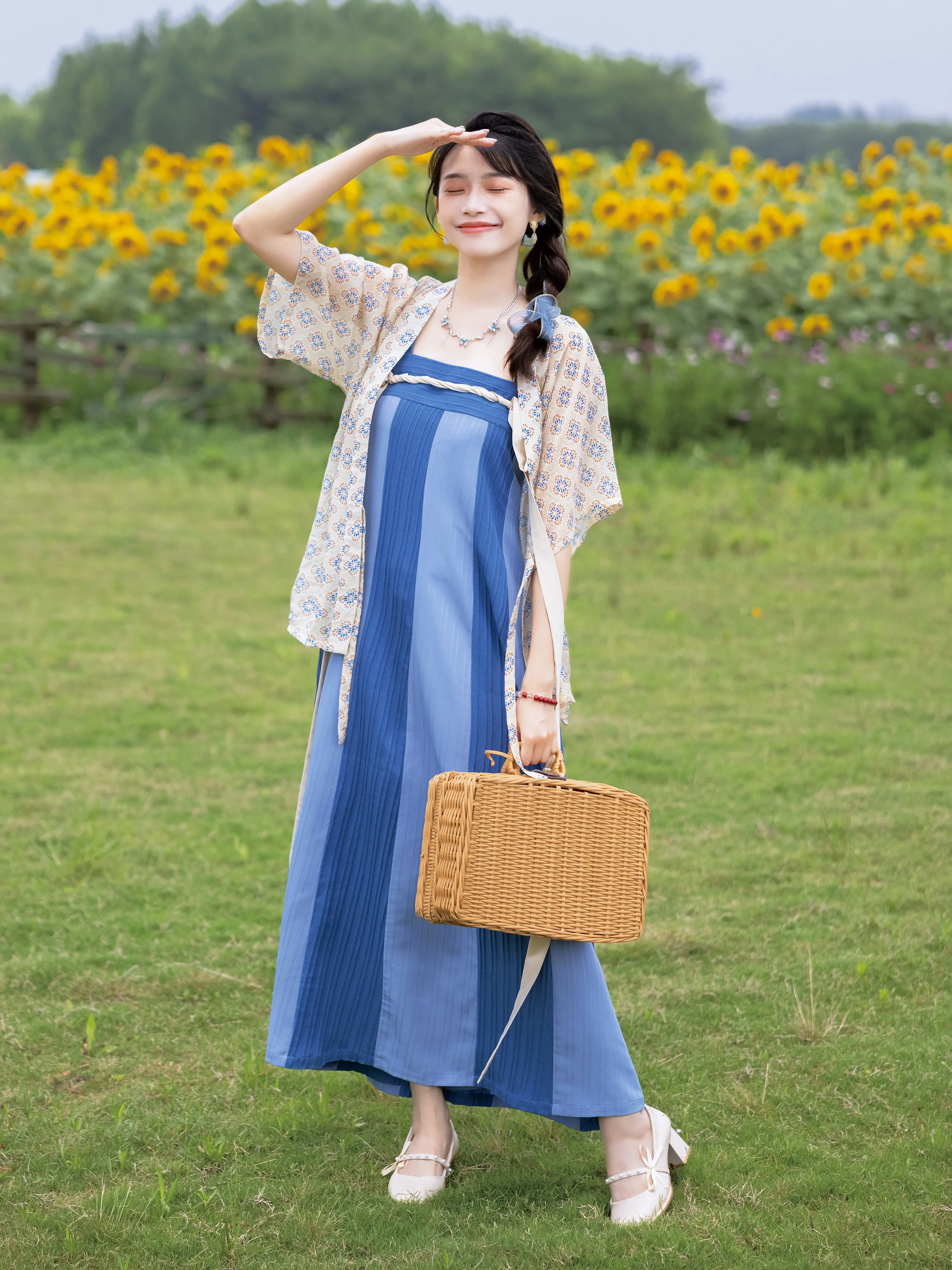 服 イメージを「文芸的」に見つけるには？唐風の日常を彩る1枚のアイテム