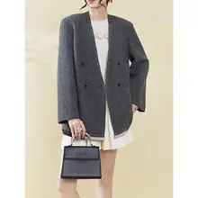 流れる時代感！デコラティブな構造のグレーのテーラードジャケット【上品な質感・女性用】