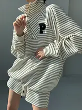 ストライプデザインのゆったりとしたトレーナーとショートパンツ【春秋対応・女性用・長袖・スポーティ】（セットアップ対応）