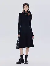 フリル付きブラック長袖ニットワンピース【ハイネック・ミディ丈・春秋用・レディース】