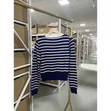 ストライプ柄のショート丈ニットセーター【100%カシミヤ・秋冬用・パートカラー】