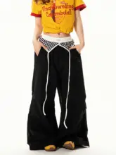 アメリカンレトロデザインのプリーツワイドパンツ【フルレングス・フィット】（セットアップ対応）