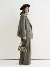 高級感あるグレーのウールダブルブレストジャケット【テーラードカラー・ワイドパンツ（セットアップ対応）】