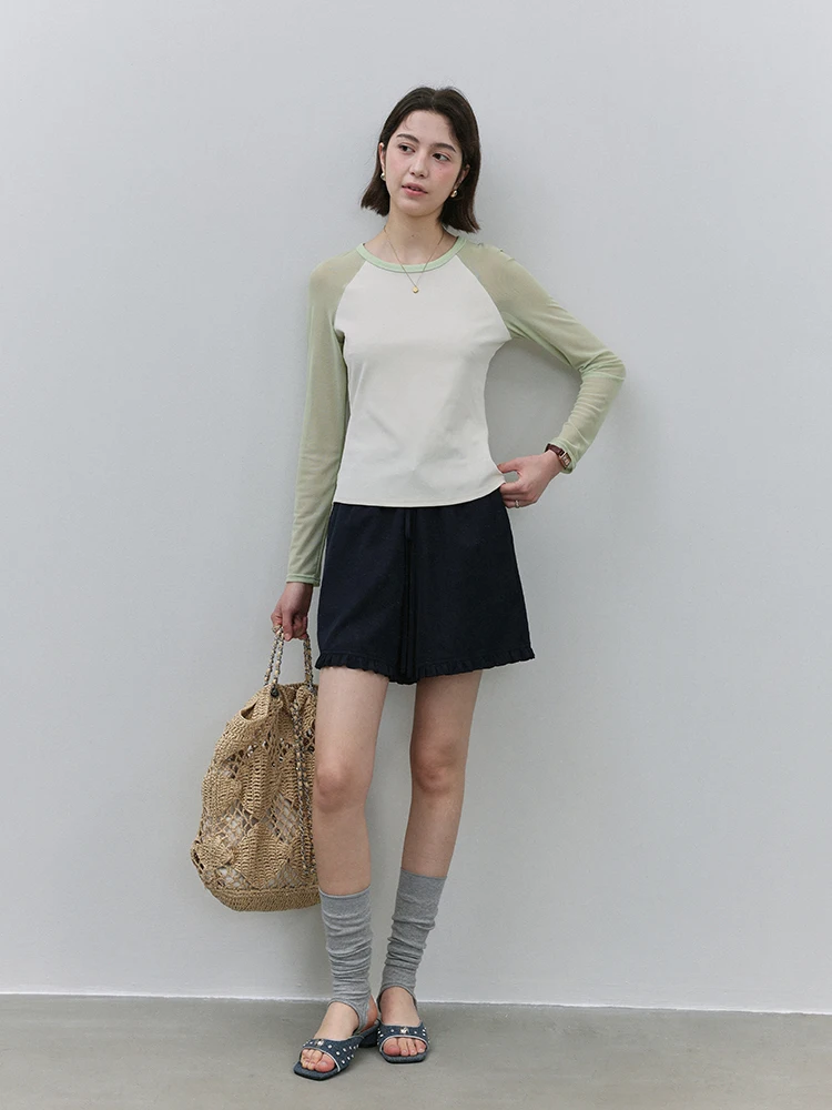 ウエストゴムバンド付きギャザー飾りの夏用ルーズショートパンツ：ストリート系女子夏コーデの通勤風スタイル