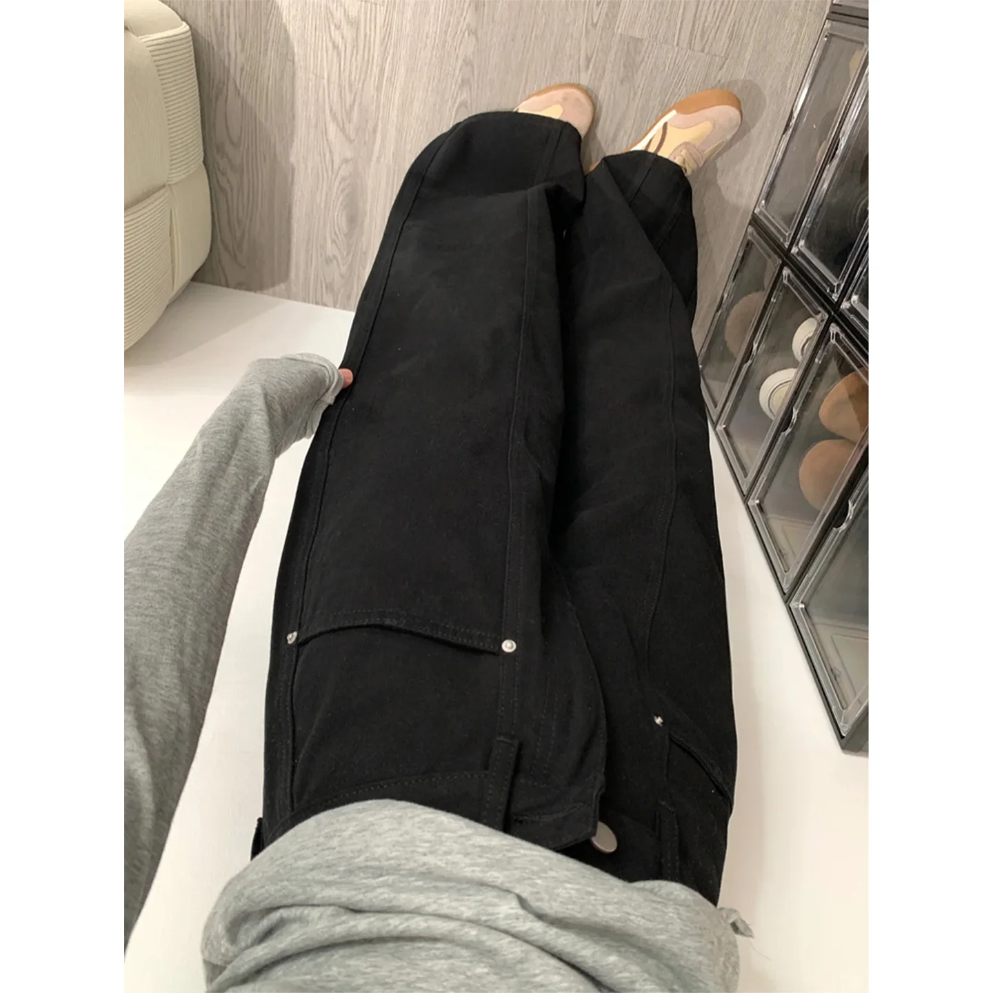 アンクル丈のパンツを選ぶべきタイミングは？カーキやダークブラウンも検討すべきポイント