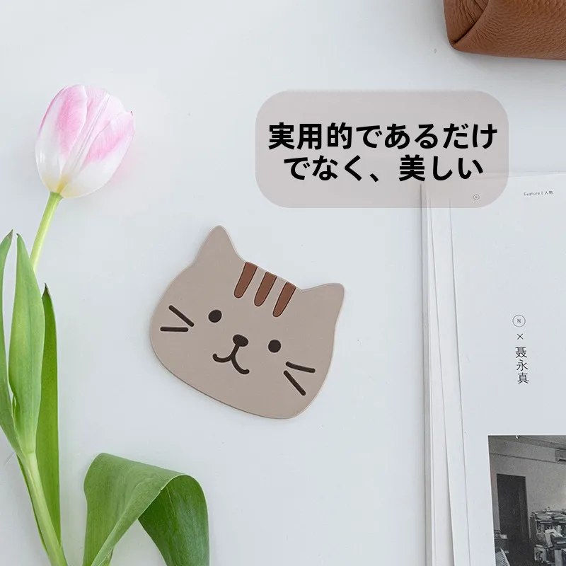 かわいい猫のデザインPVCコースター：一人暮らしのテーブルスペースを彩る実用的なアイテム