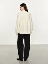 立体花柄のホワイトニットカーディガン【ウールとモヘア使用・秋冬用・手編み】