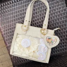 かわいいバッジ付きハート型カードケース【リュックやバッグのアクセサリー】