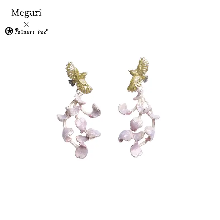 春の渦をテーマにした手作りピアス【桜の花びらが舞うデザイン】