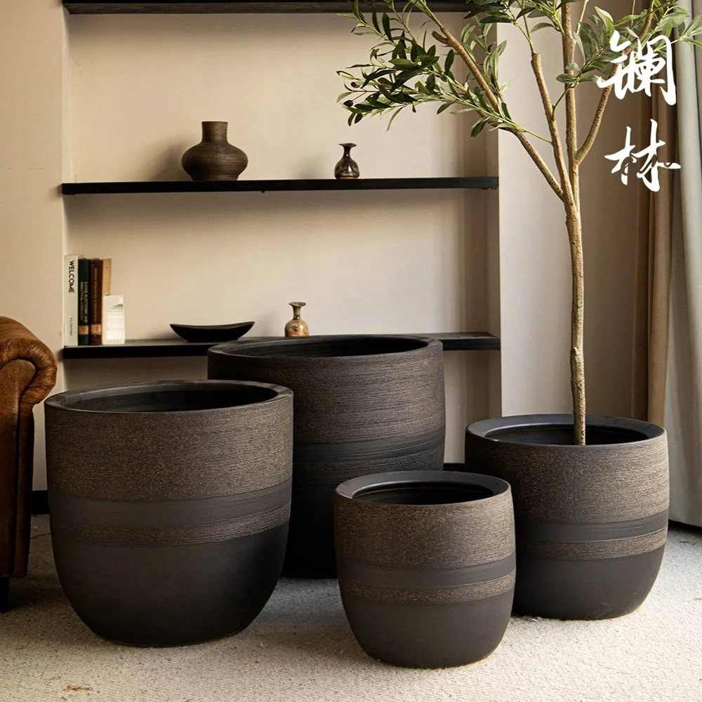 現代的な陶器製大花盆：ほったらかしで毎年咲く花を育てるための高級デザインプランター