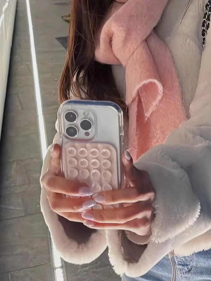 シリコンケース ホコリ対策としての吸盤式スマホスタンドの実用性とメンテナンスガイド