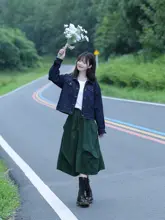 レトロデザインのデニムジャケット【ルーズフィット・長袖・ショート丈・秋用】