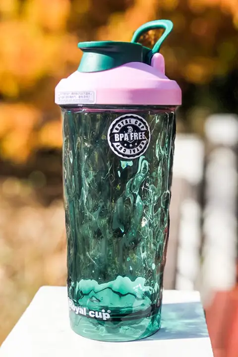 プロテインシェイカー トライタン 食品グレード 粉末溶けやすい 攪拌 フィットネス スポーツ ウォーターボトル 「RoyalCup」