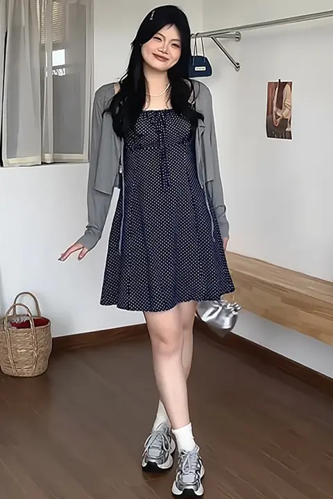 大きいサイズのフラワープリントキャミソールワンピースとカーディガンの夏用コーディネート（セットアップ対応）