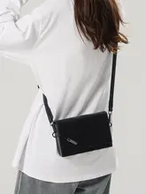 男性用の小さなショルダーバッグ、ハイエンドデザイン、ニッチな新しいスタイル