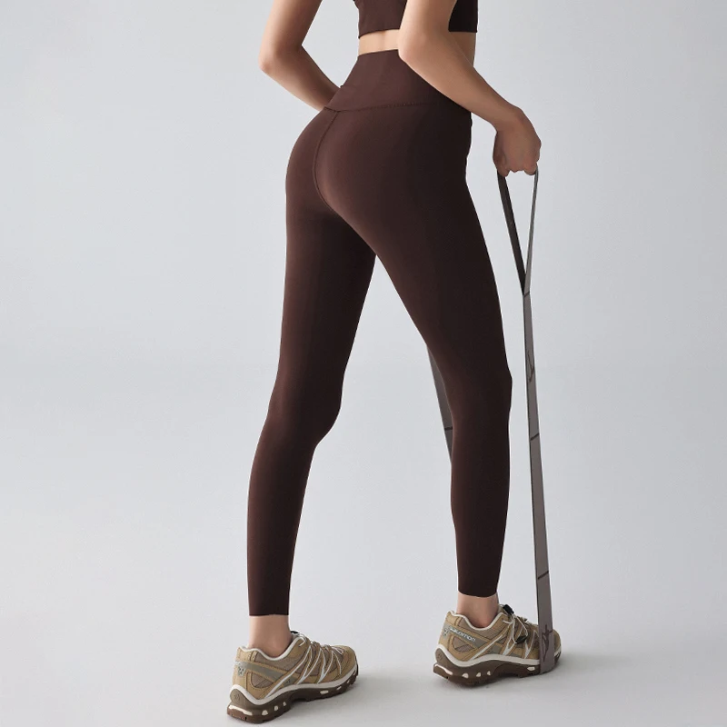 1人運動でスタイルを整えるには、どんなパンツがおすすめ？