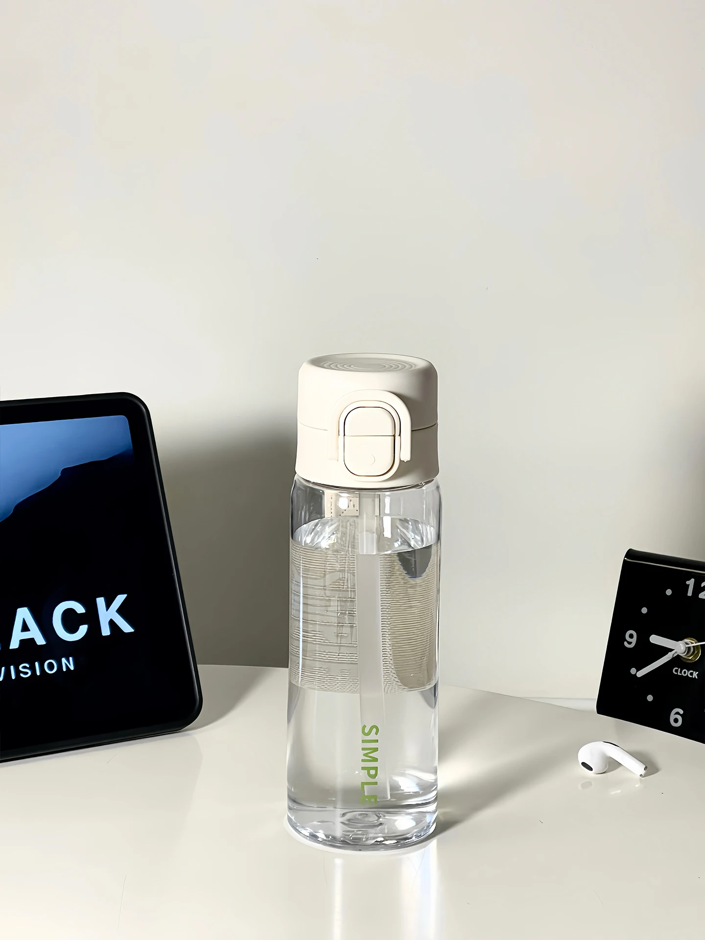 ジム用水筒の選び方：高耐熱性スポーツ水筒【550ml・ストロー付き・PC製】の実用性と性能解析