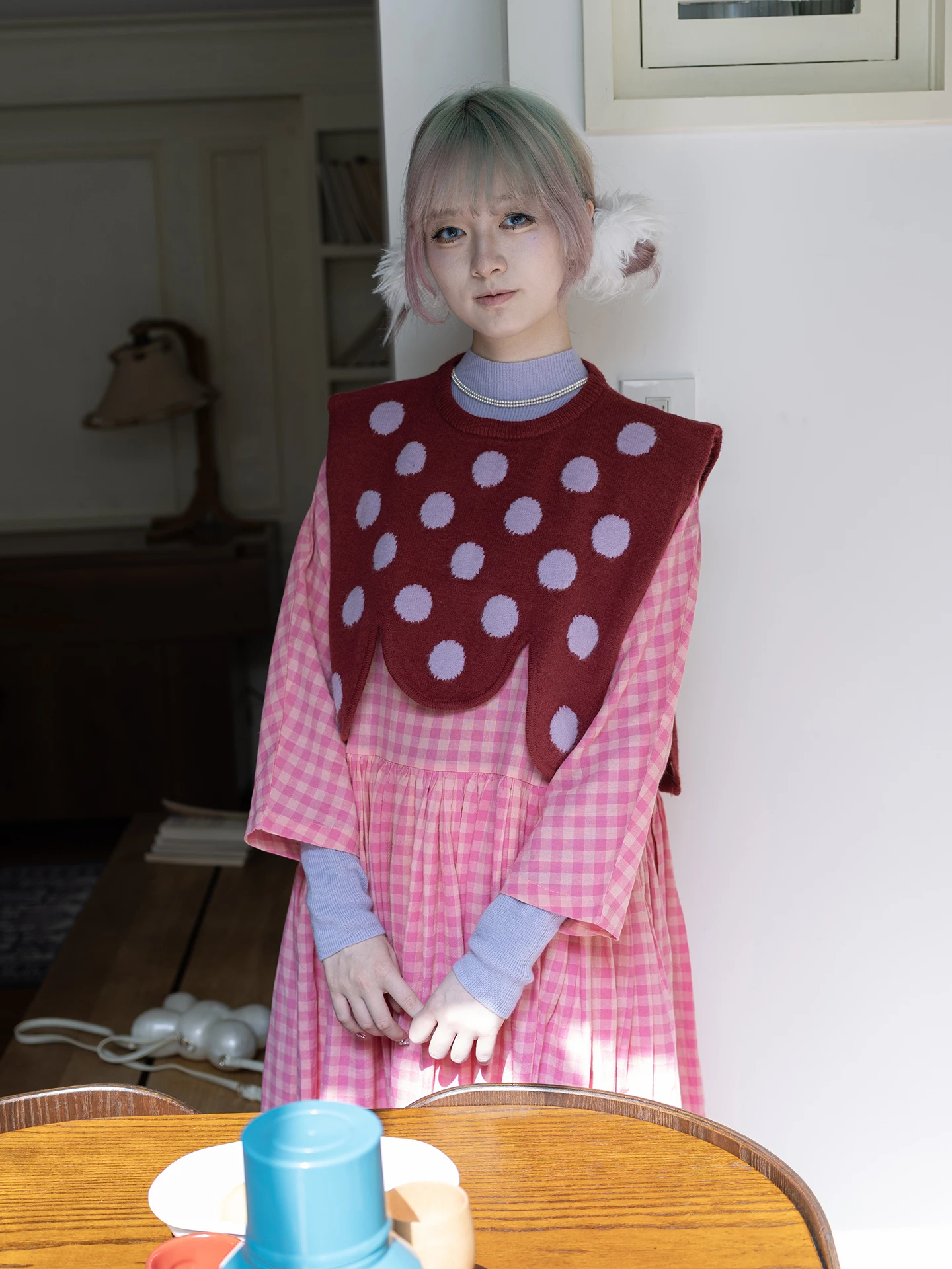 1000円プレゼントおしゃれ女の子にぴったり？黒地白ドットショールの本当の魅力とは？