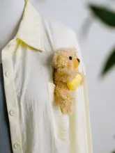 レモンイエローの服用ブローチ【ハート型のクマ・ミニピン・カップル用】