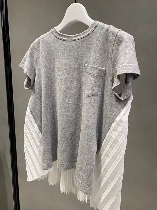 FOG SACAI レディース 半袖Tシャツ【無地・ゆったりフィット・バックプリーツデザイン】