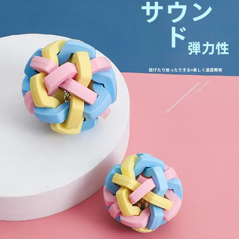 マカロン風ゴムボールは犬用ペットおもちゃとしての実用性とは？