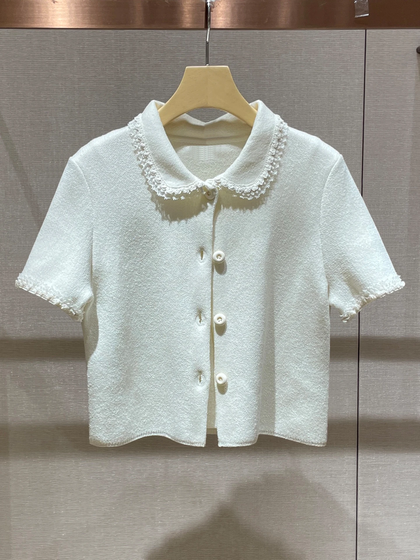 春のファッションで迷うなら、この「ドールカラー」のセットアップが救う！