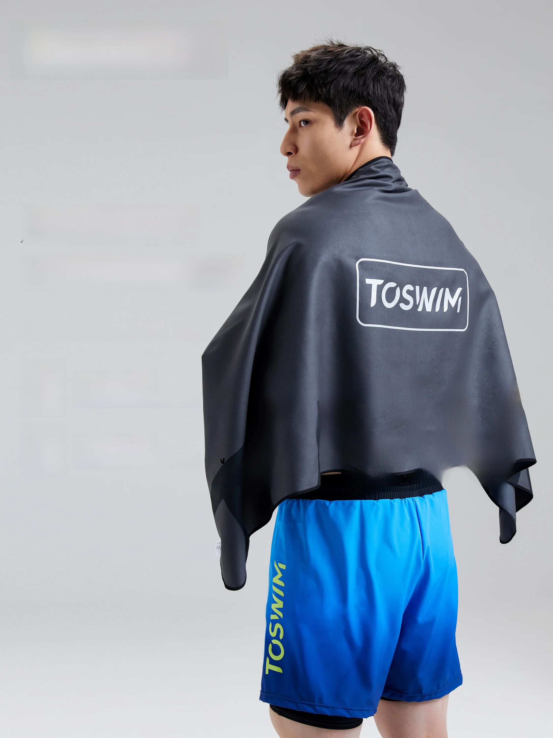 toswim 速乾バスタオル：水泳・フィットネスシーンで実用性を証明
