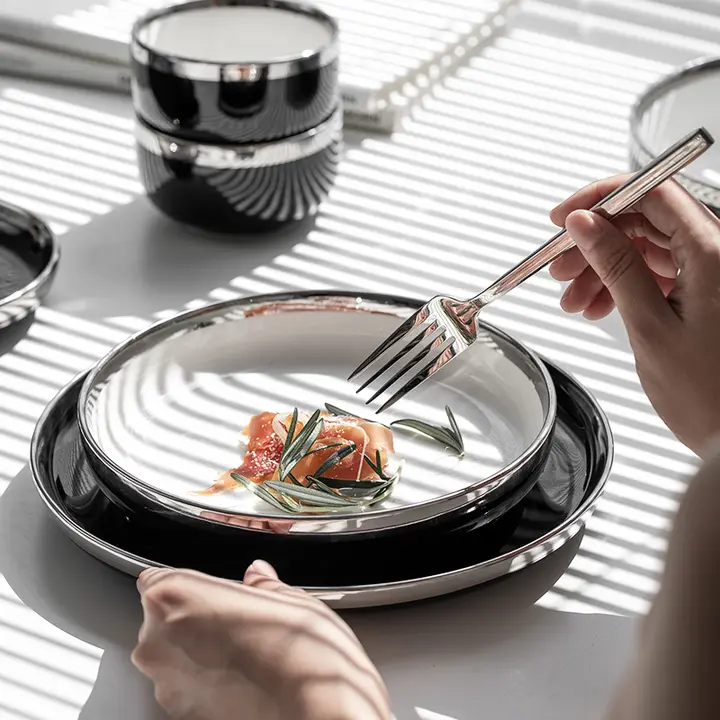高級感ある家庭用食器セット【おしゃれな碗・皿・箸・スプーン付き】（セットアップ対応）