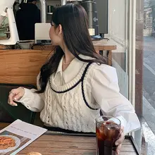 フレンチスタイルのフィットシャツ【パフスリーブ・無地・襟付き】とニットキャミ ソール（セットアップ対応）