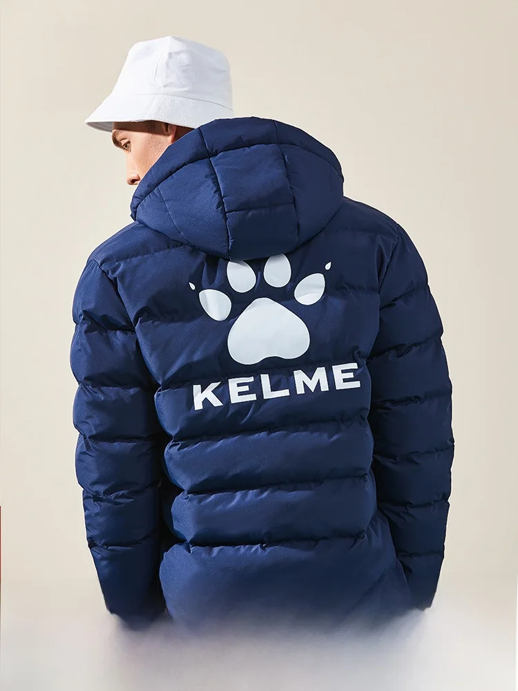 ショートコート メンズはどんな風に選ぶ？KELMEの連帽ショートコートが冬の日常を救う理由