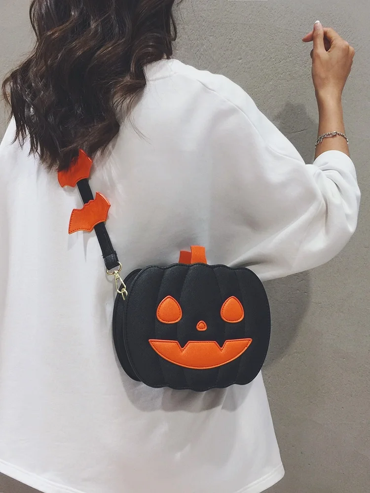 ハロウィン2026に使えるユニークなショルダーバッグは？