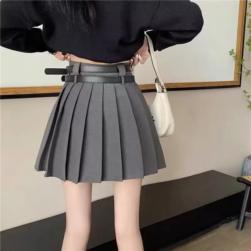 総ゴムスカートに出会ったとき、なぜ私たちの日常が変わるのか？