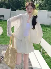 可愛らしいピンクのUVカットジャケットとフラワースカート【おしゃれなカジュアルコーディネート・セットアップ対応】