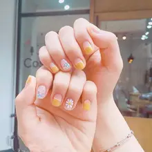 夏にぴったりの緑色の付け爪【花嫁・妊婦対応・取り外し可能】